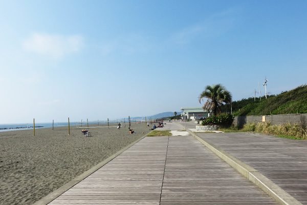 砂浜を走る ひらつかビーチパークランコース 平塚市 神奈川 関東地方 走ろうにっぽんプロジェクト